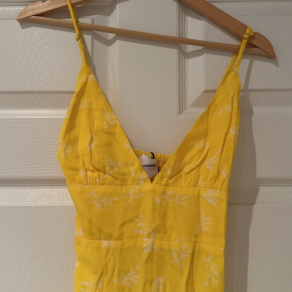 Spring dress - Picture 2 of 7